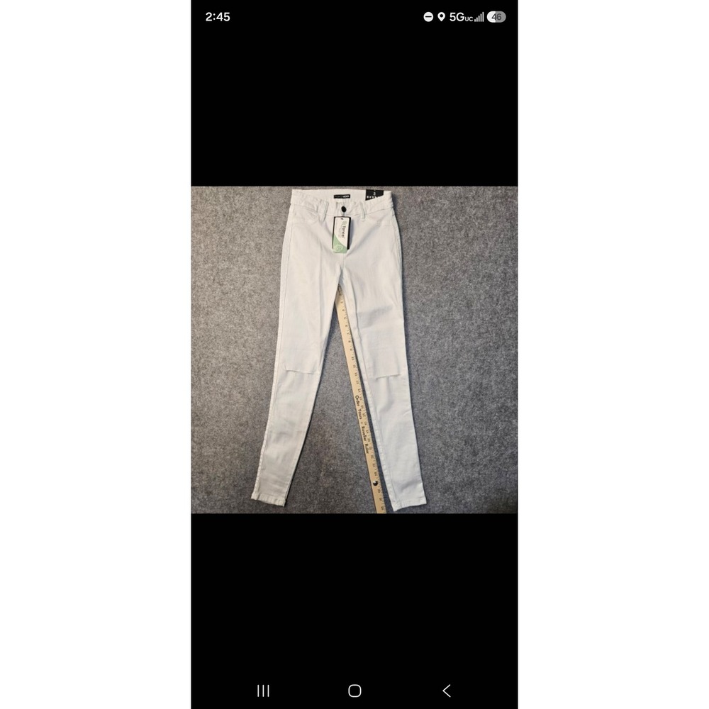 Fashion Nova White High Rise Skinny Jeans Distressed Knee Cutout Size 3 NWT - Picture 5 of 12